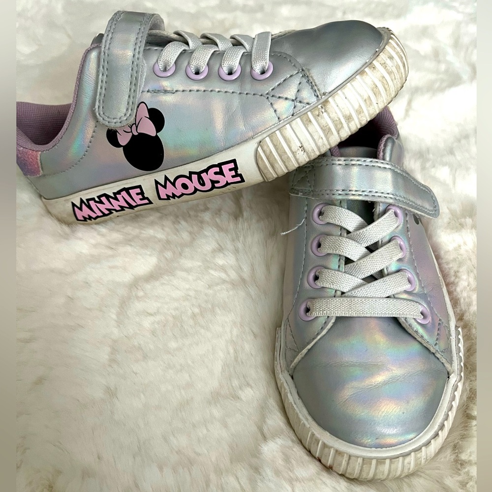 Minnie Mouse sneakers